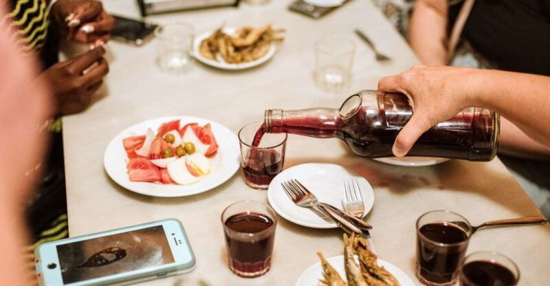 Barcelona: Evening Tapas & History Tour Through Old Town - Good To Know