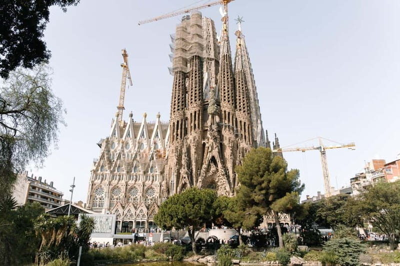 Barcelona: Exclusive Private Tour - Deep Dive into the Itinerary