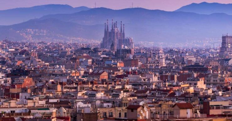 Barcelona: Express Walk With a Local in 90 Minutes - Experience Highlights