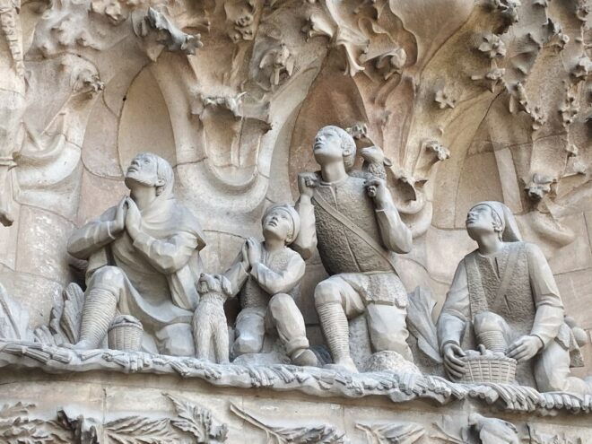 Barcelona: Fast Track Guided Tour of Sagrada Familia - Review Summary