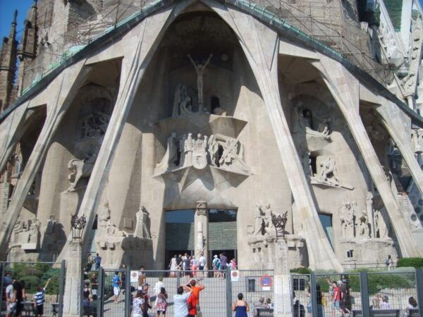 Barcelona: Fast Track Guided Tour of Sagrada Familia - Common Questions