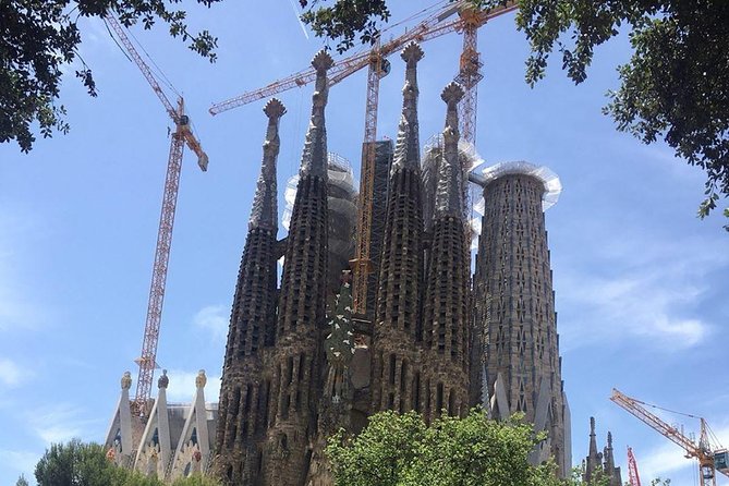 Barcelona Fast Track Guided Tour: Sagrada Familia Tour With Access - Not Recommended