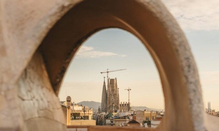 Barcelona: Fast Track La Casa Milà Guided Tour - Explore the Captivating Courtyards