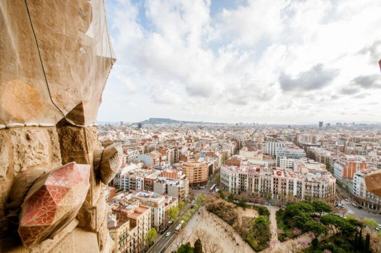 Barcelona: Fast-Track Sagrada Familia and Towers Guided Tour - Important Information and Restrictions