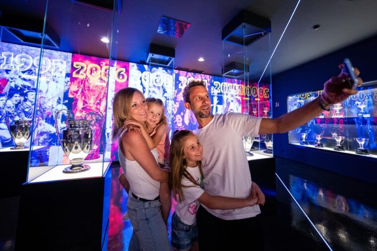 Barcelona: FC Barcelona Museum Ticket & Robokeeper Challenge - Interactive Museum Exploration