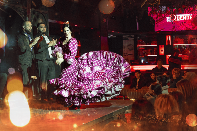 Barcelona: Flamenco Show With Drink at La Rambla - Audience Considerations