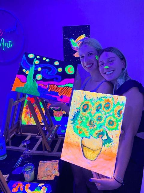 Barcelona: Fluorescent Paint and Wine Workshop - Additional Information