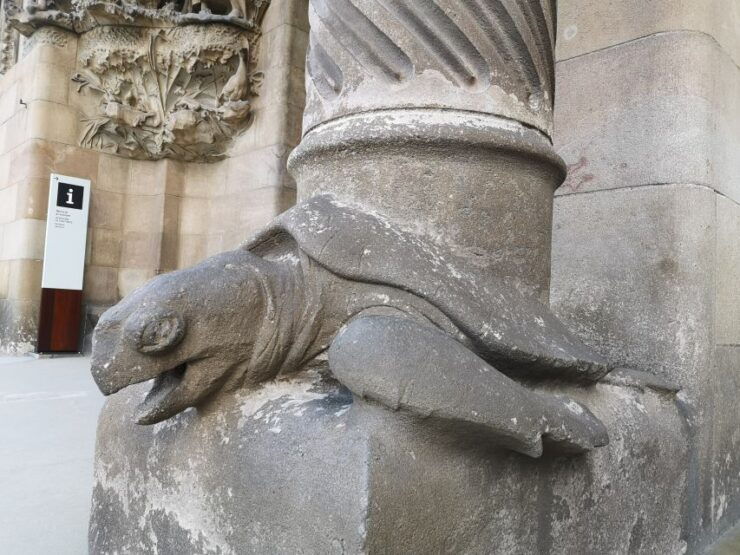 Barcelona: Foodie Walking Tour With Sagrada Familia Tickets - Activity Details