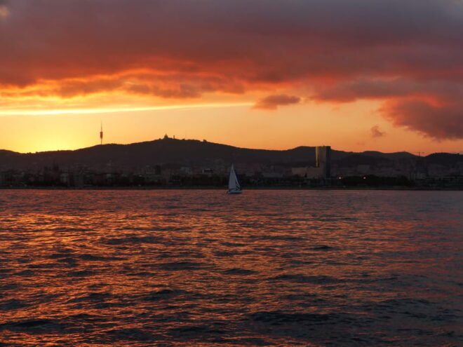 Barcelona: Full Moon Sailing Tour - Cancellation and Rescheduling