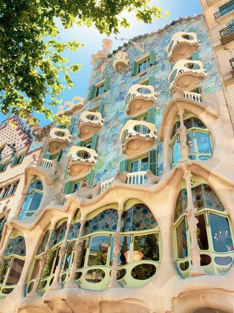 Barcelona: Gaudí Free Walking Tour - Tour Details