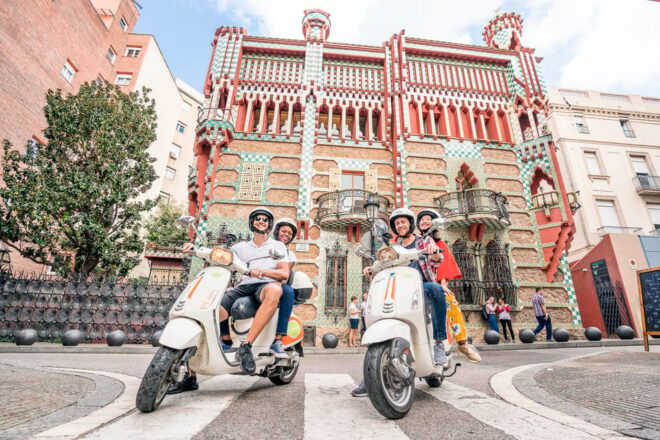 Barcelona Gaudí Guided Tour: Walking Tour & Vespa Tour 5h - Inclusions