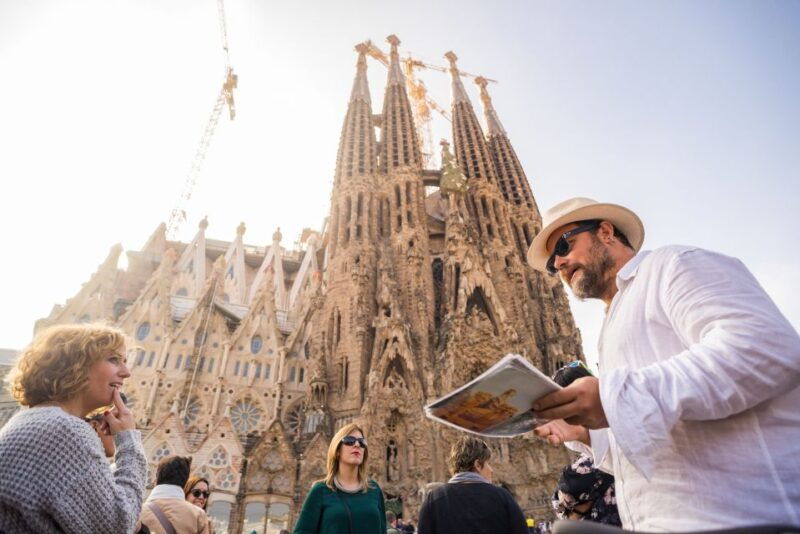 Barcelona: Gaudi Highlights Ebike Tour - Tour Experience and Features