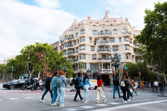 Barcelona: Gaudí Houses & Sagrada Familia Tour - Gaudís Architectural Masterpieces