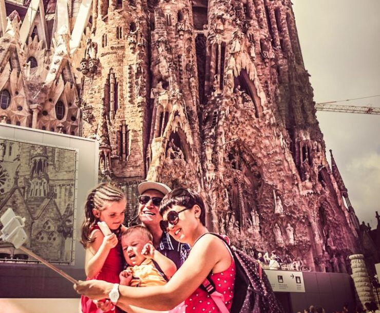 Barcelona: Gaudi Private City Tour With Sagrada Familia - Tour Highlights