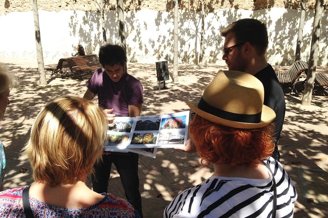 Barcelona & Gaudi. Regular Tour - Visit Landmarks and Important Works