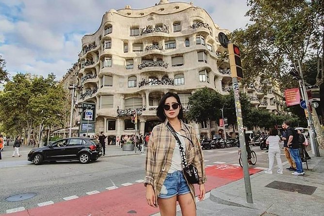 Barcelona : Gaudi & Sagrada Familia Private Tour (Skip The Line Entrance) - Whats Included