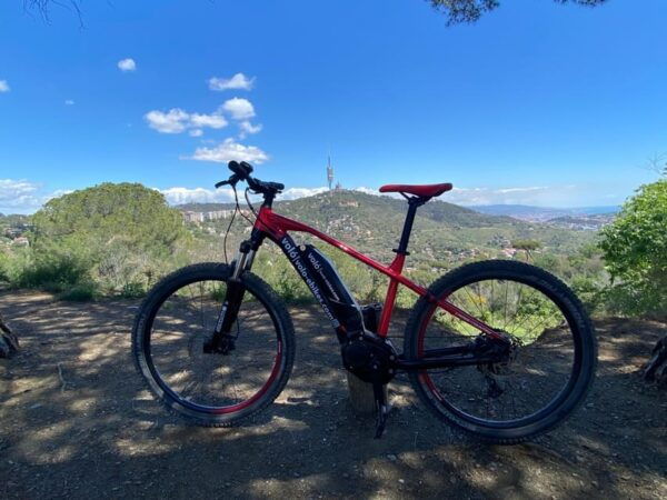 Barcelona: Gaudí & Tibidabo Emountain Bike Tour - Group Size and Languages