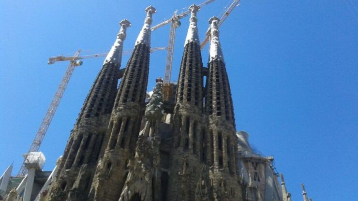Barcelona: German City Tour From Gaudí's Perspective - Exploring the Golden Square