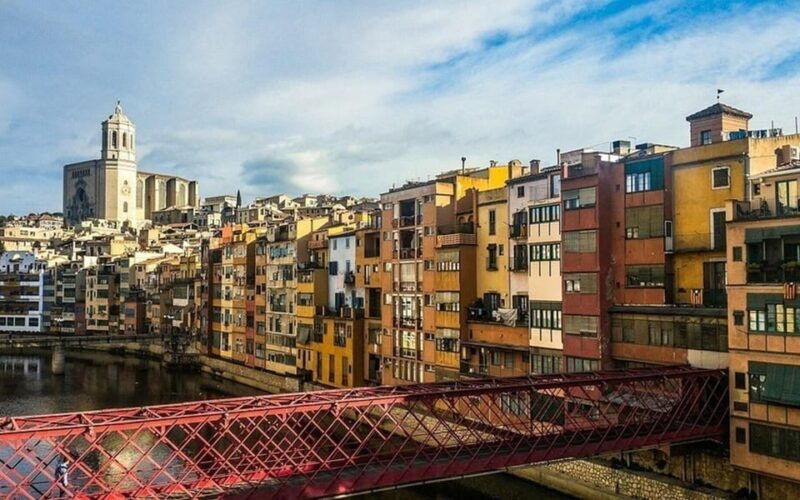 Barcelona: Girona Private Day Trip With Local Guide - Itinerary Highlights