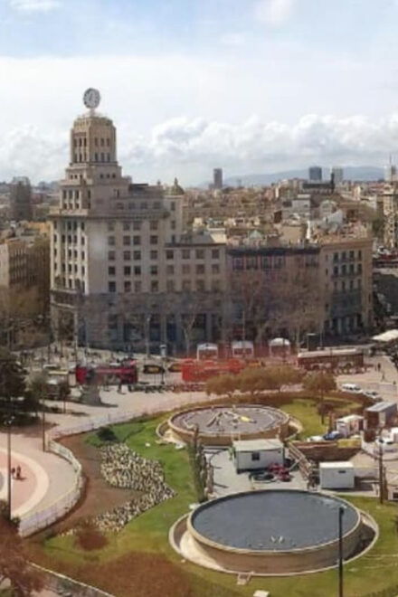 Barcelona: Gothic Quarter and Sagrada Familia Private Tour - Landmark Exploration