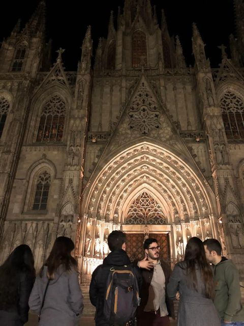 Barcelona: Gothic Quarter By Night Guided Walking Tour - Customer Review
