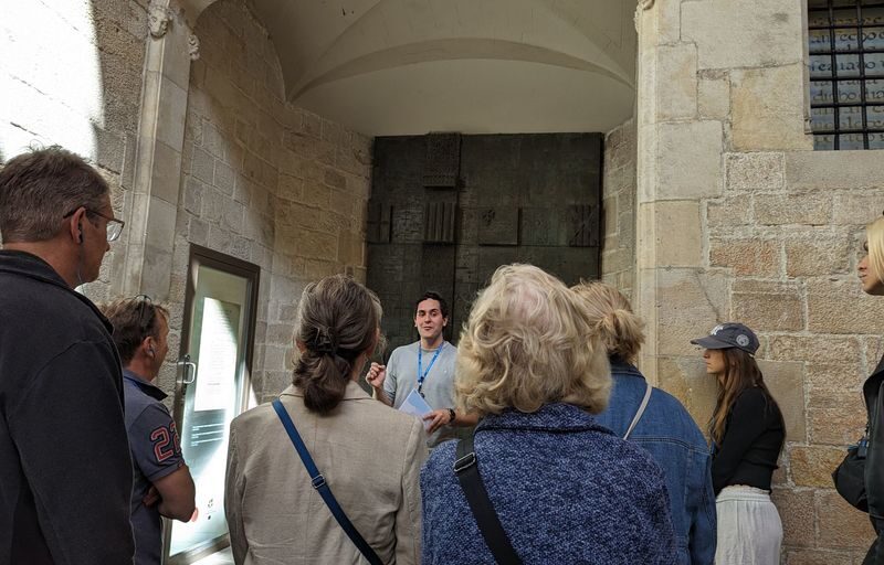 Barcelona Gothic Quarter Half-Day Small Group Walking Tour - The guide makes the difference