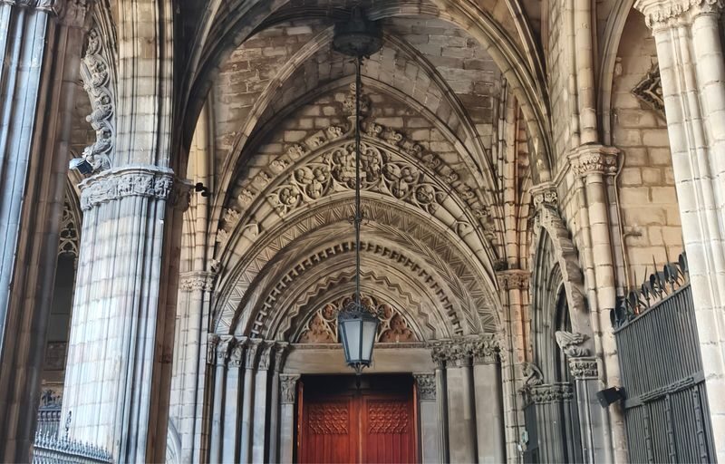 Barcelona Gothic Quarter Half-Day Small Group Walking Tour - Small group, short walk, useful first orientation