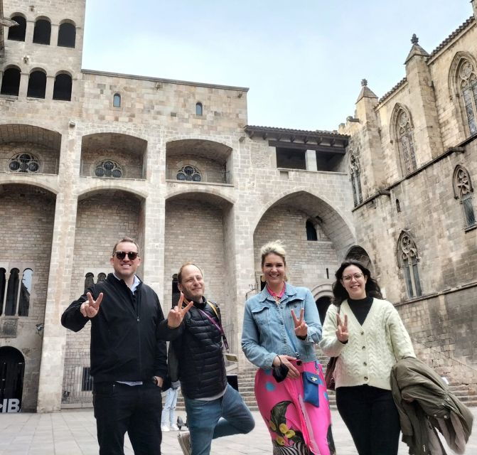 Barcelona: Gothic Quarter Legends Walking Tour With Tapas - Highlights of the Gothic Quarter