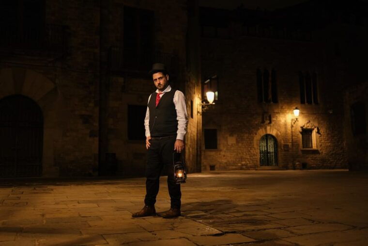 Barcelona: Gothic Quarter Night Walk Mysteries and Legends - Uncovering the Legends of the Barcelona Cathedral