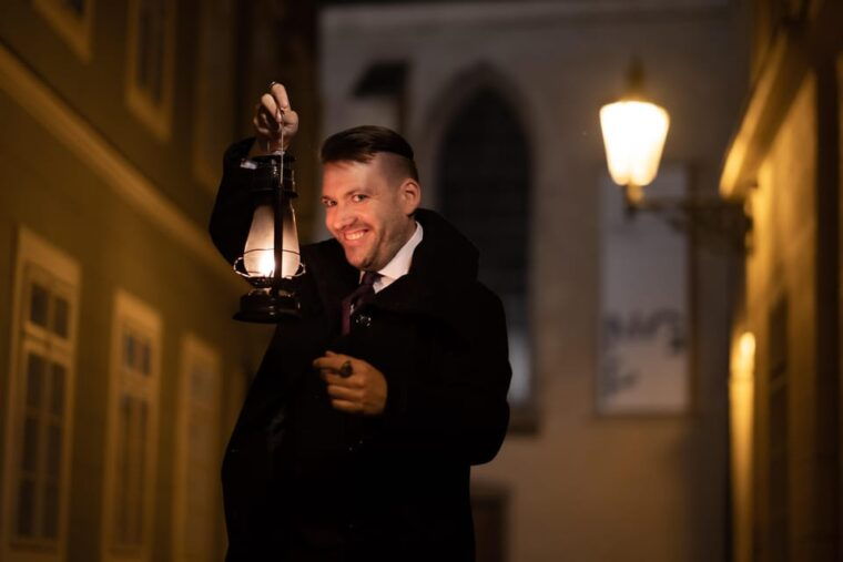 Barcelona: Gothic Quarter Night Walk Mysteries and Legends - Exploring the Haunting History of the Major Synagogue