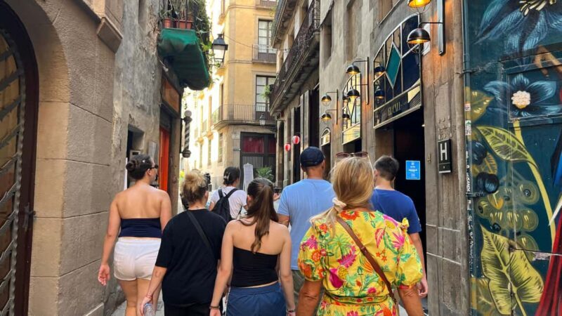 Barcelona Gothic Quarter: Roman Walls and Hidden Courtyards - Detailed Breakdown of the Itinerary