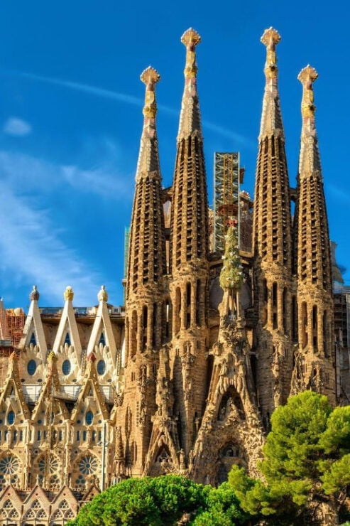 Barcelona: Gothic Quarter & Sagrada Familia Area Segway Tour - Experience Details