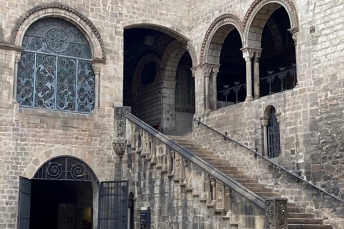Barcelona Gothic Quarter With a Certified Guide - Hidden Gems and Local History