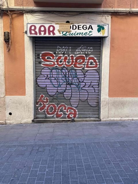 Barcelona: Gràcia District Audio Tour With Offline Map - Audio Tour Features