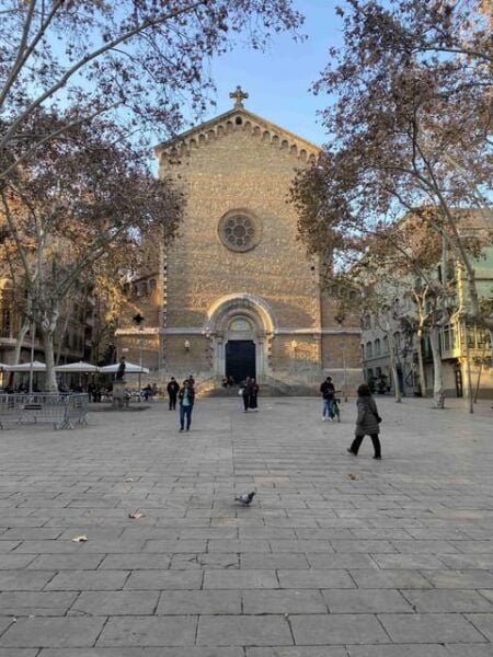 Barcelona: Gràcia District Audio Tour With Offline Map - Important Requirements