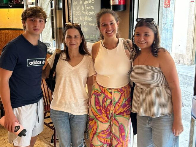 Barcelona: Gracia Neighborhood Guided Tapas Tour - Important Information