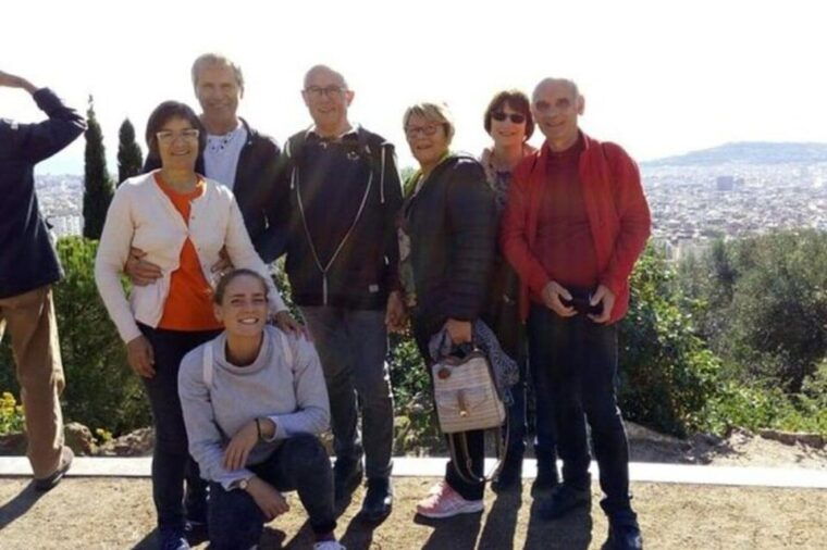 Barcelona: Gracia Walking Tour With A Guide - Exploring Plaça Del Diamant