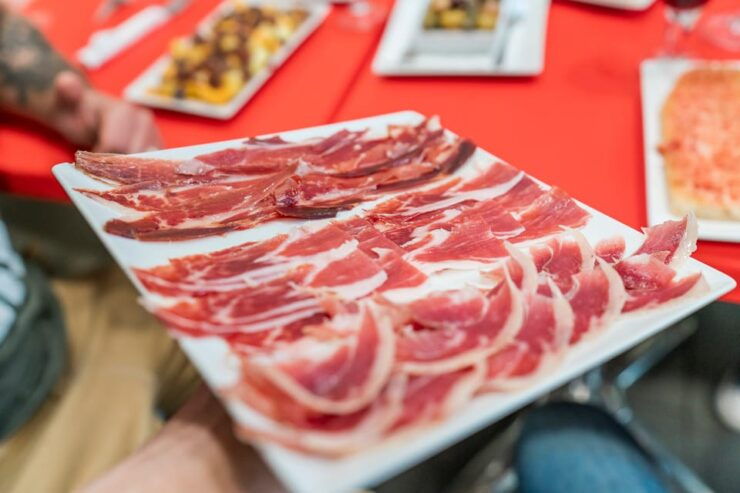 Barcelona Guided Tour by Vespa & Jamón Premium Tasting - Good To Know