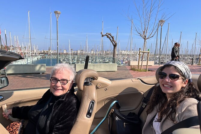 Barcelona Guided Tour in a Convertible - Capture Iconic Landmarks and Attractions