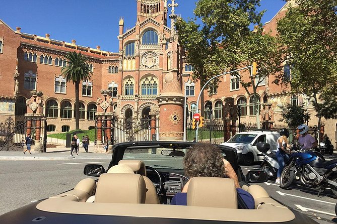 Barcelona Guided Tour in a Convertible - The Sum Up