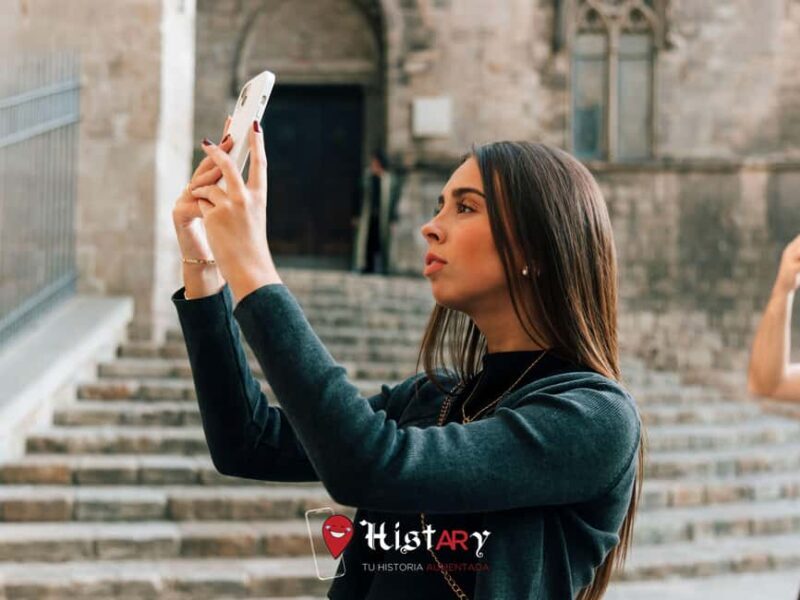 Barcelona: Guided visit of the Gothic Quarter with augmented reality - Discover the Charm of Barcelona’s Gothic Quarter with a Modern Twist