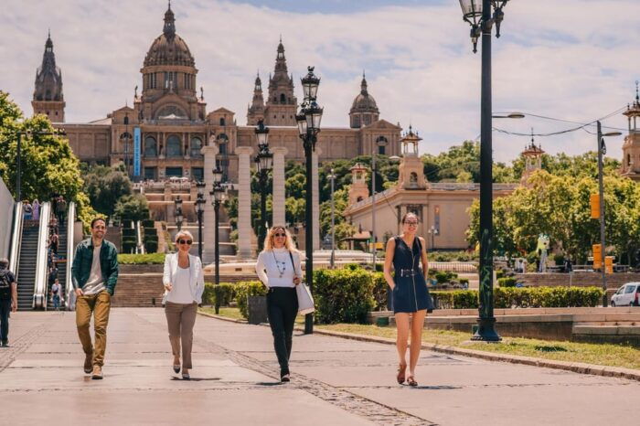 Barcelona: Guided Walking City Tour, Cable Car & Boat Ride - Gothic Quarter Exploration