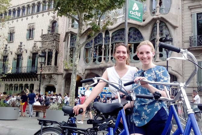 Barcelona Half-Day Bike Tour - Tour Guides and Their Expertise