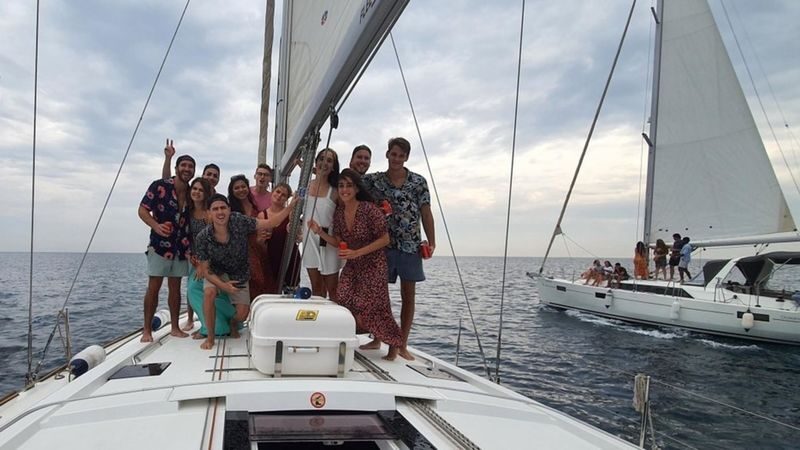 Barcelona half-day yacht tour with drinks and snacks - Is the price fair for your plans?