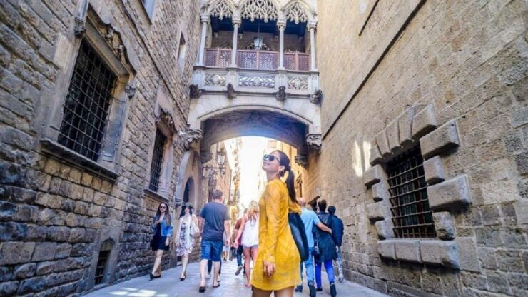 Barcelona: Helicopter, Walking, and Sailing 360º City Tour - Activity Details
