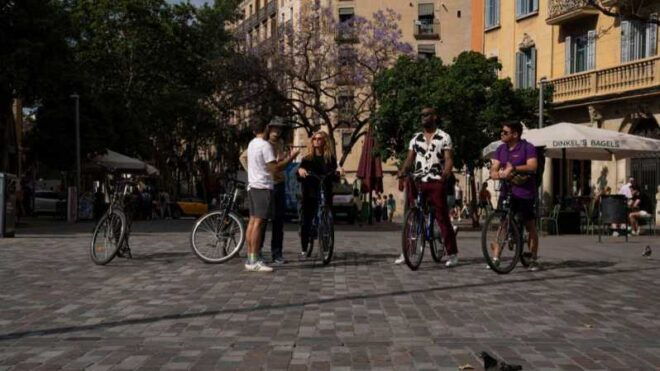 Barcelona: Hidden Gems-Alternative Districts Tour by E-Bike - E-Bike Rental