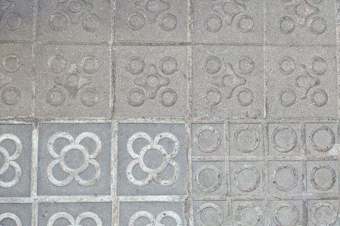 Barcelona Highlights Full Day Tour With a Licensed Tour Guide - Morning Refreshment and Break