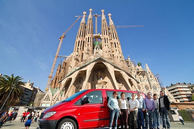 Barcelona Highlights Private Guided Tour With Hotel Pick-Up - Pickup and Cancellation Details