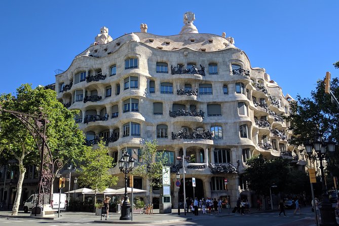 Barcelona Highlights Private Tour in a Chauffeured Mercedes-Benz - Pricing and Booking Details