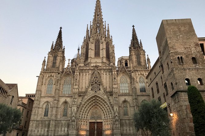 Barcelona Highlights Private Tour in a Chauffeured Mercedes-Benz - Tour Details and Accessibility